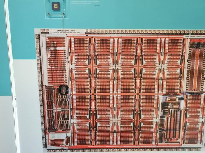 Chip mit den Funktionen des ENIAC