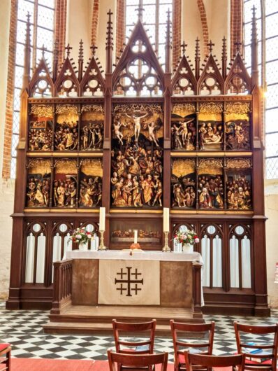 Holzschnitzaltar von St. Petri