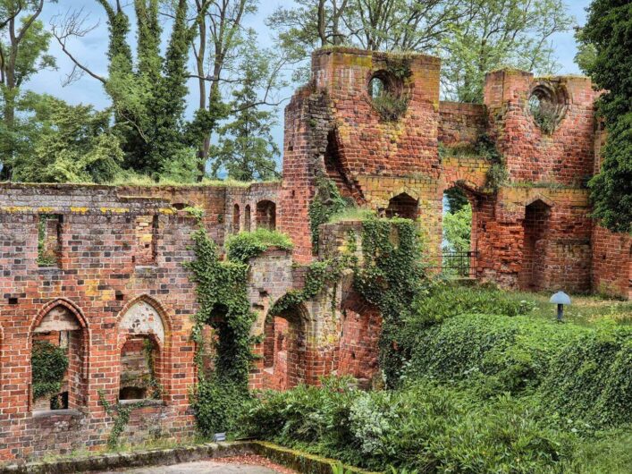 Teile der Fassade der Klosterruine Arendsee