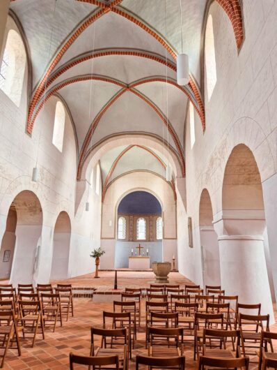 Innenraum der Kirche St. Nikolaus in Beuster