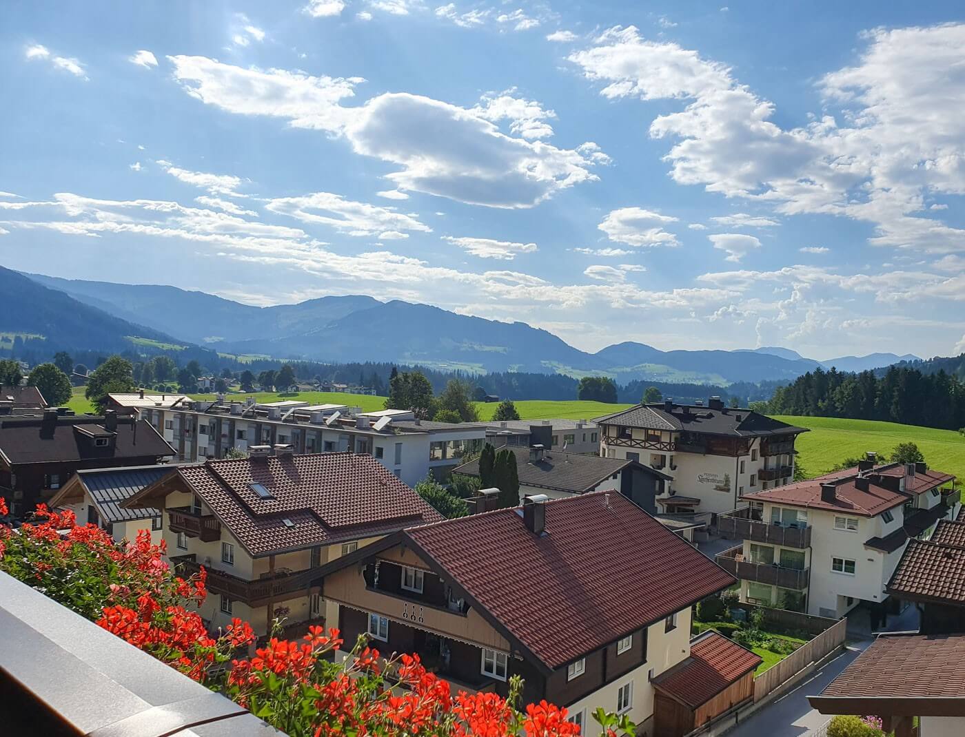 Blick aus dem Hotelzimmer über Westendorf im Brixental