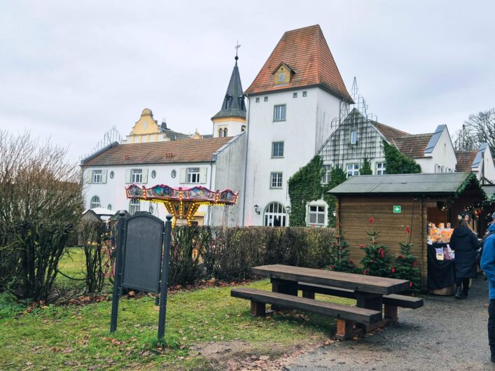 Blick auf Schloss & Gut Liebenberg in Brandenburg